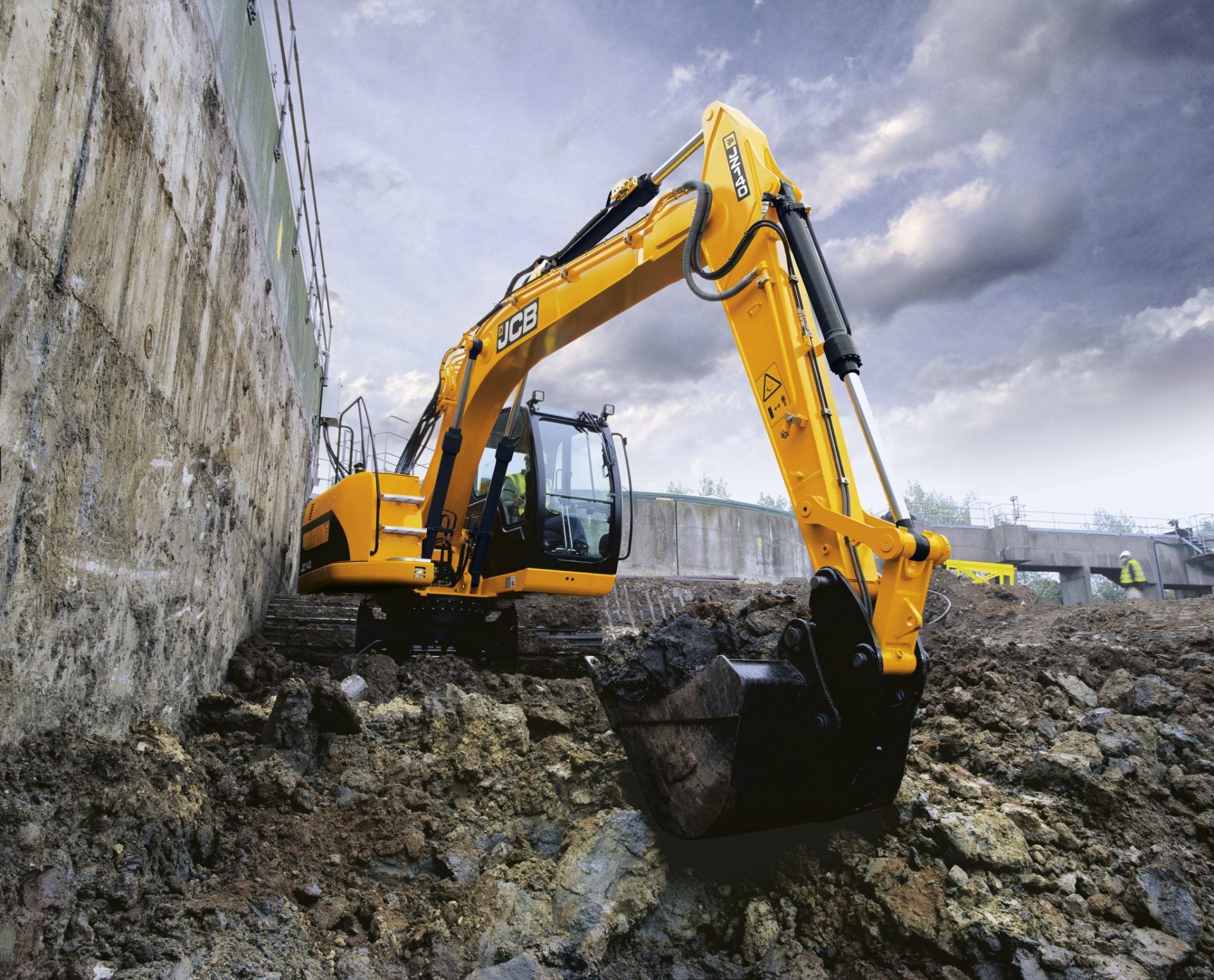 Ensuring maximum productivity of construction equipment