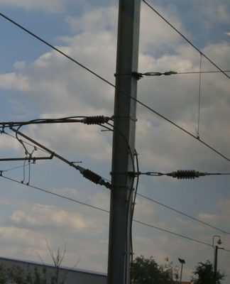 train-overhead-wires