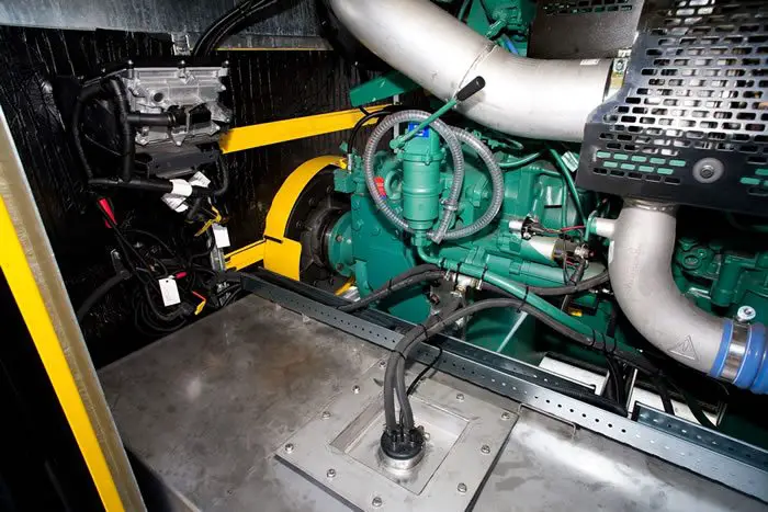 BBA pump unit with Stage IV engine AdBlue tank
