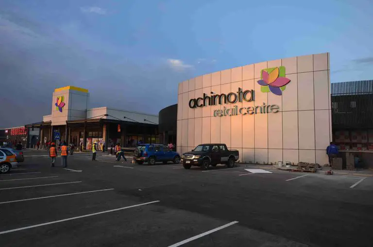 Achimoto retail Center