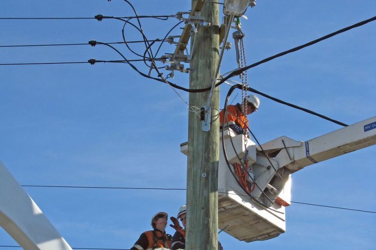 Zimbabwe gets help from Eskom to curb power shortage