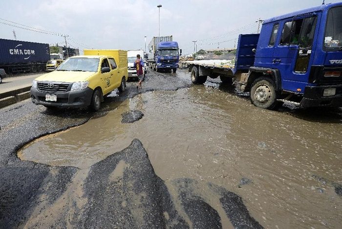 Straßenbehörde in Nigeria zur Instandsetzung von Straßen und Brücken