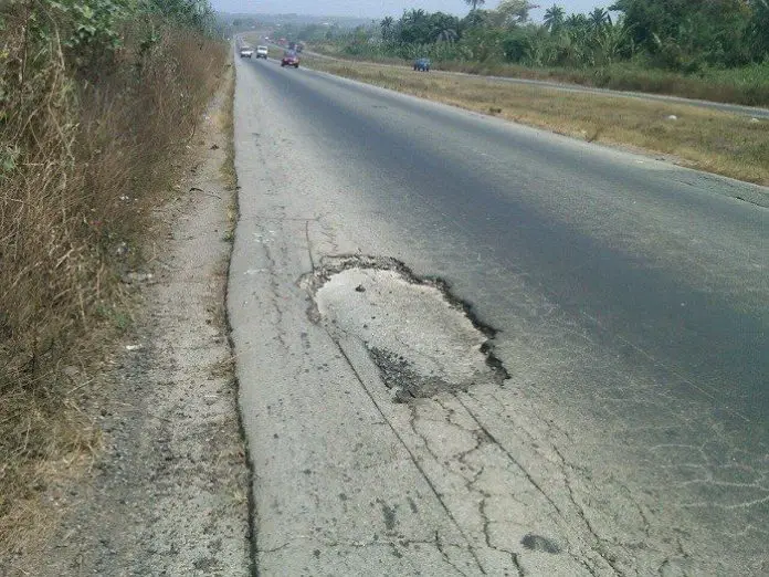 Dangote urges Nigeria to construct roads using concrete