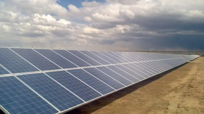 Il grande progetto di costruzione solare fotovoltaico in Sudafrica sta per essere completato