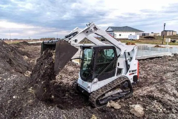 Bobcat introduces T595 CTL compact track loader
