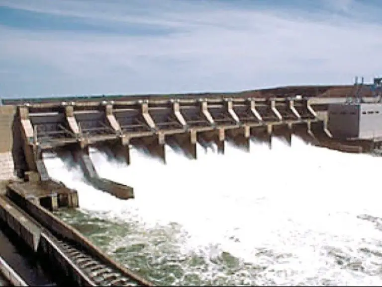 Bau eines großen Staudamms in Namibia zur Ankurbelung der Wirtschaft