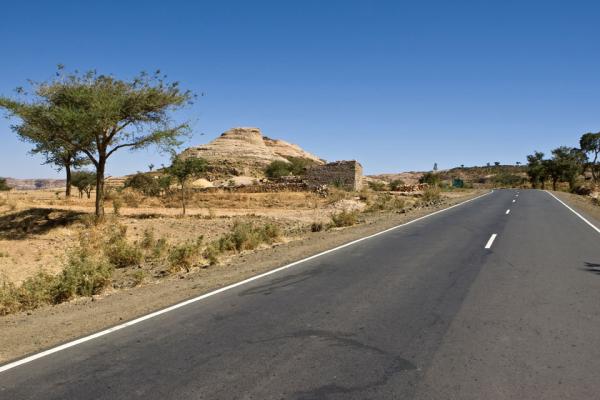 Ethiopia to begin construction work on eight asphalt road projects