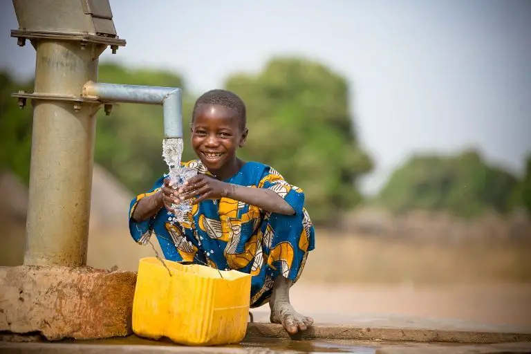 Führende afrikanische Unternehmen sorgen für die Verfügbarkeit von sauberem Wasser in Afrika durch 2020