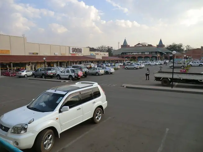 La construction de la phase deux du centre commercial Tsumeb en Namibie s'est arrêtée