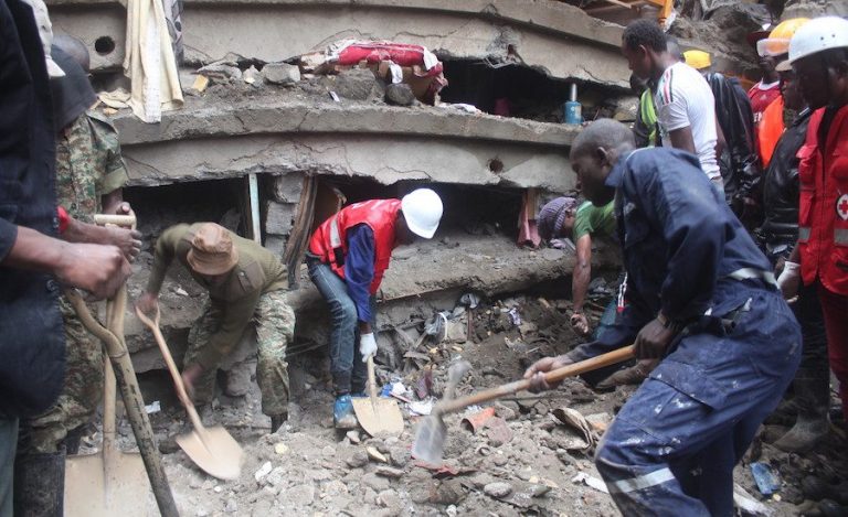 Building in Kenya collapses after evacuation