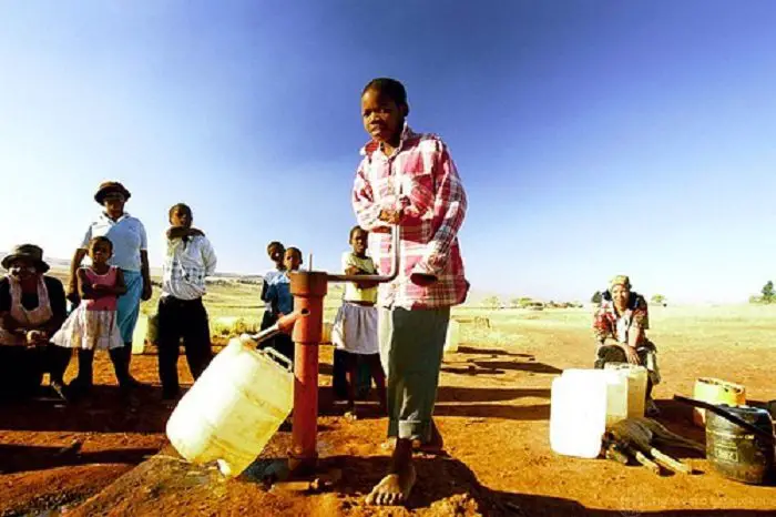 Le cabinet namibien prend des mesures audacieuses contre le gaspillage d'eau