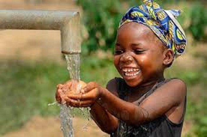 Notwendigkeit eines Engagements des Privatsektors für die Wasserprojekte in Tansania