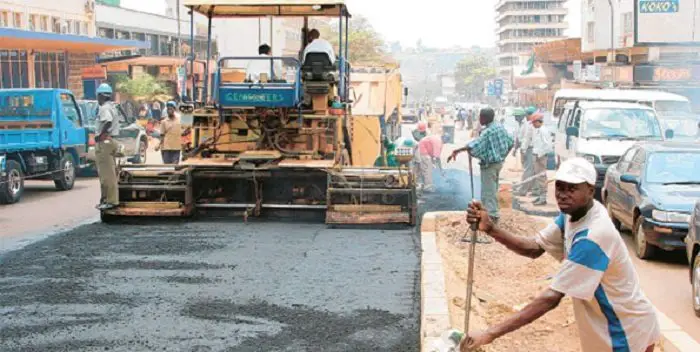 Entlastung durch tansanische Straßenbauunternehmen durch vorzeitige Zahlungen