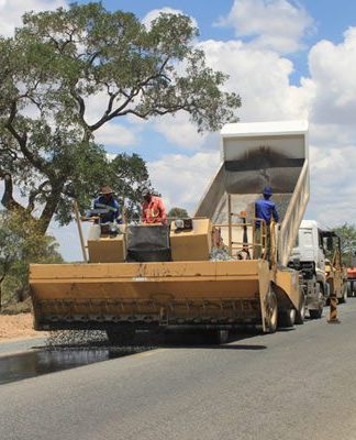 Chinesische Firmen wollen Simbabwes vielbefahrene Autobahn für 2.7bn Dollar sanieren