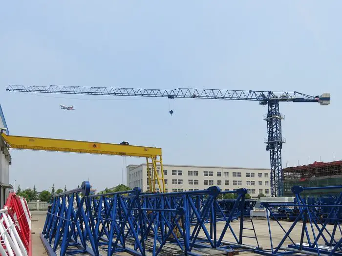 New flat-top tower cranes from Comansa CM