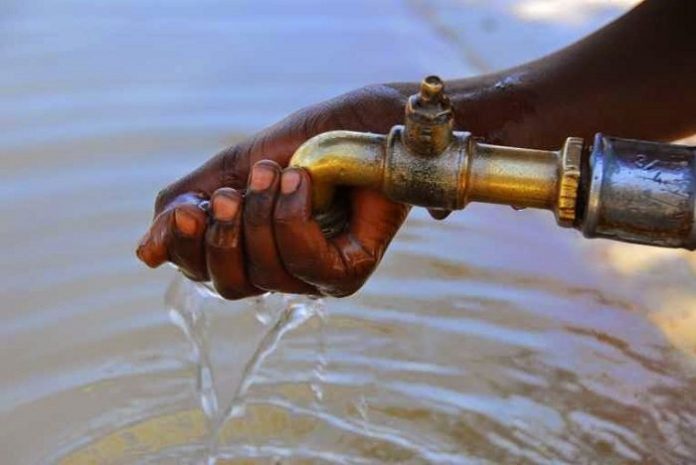 ड्रिलिंग रिग मालिकों ने छह राज्यों में पीने योग्य पानी योजना की योजना बनाई है