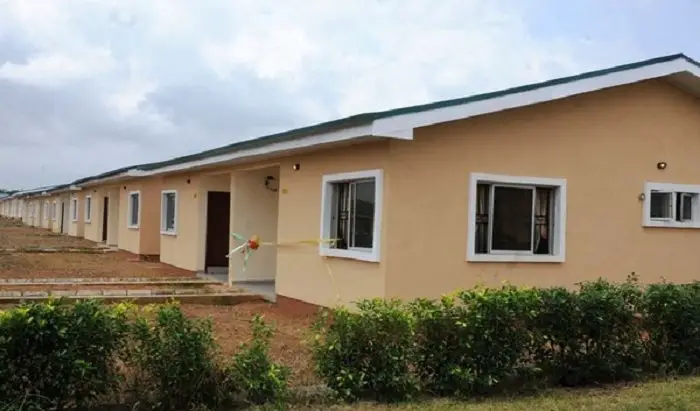 Hypothekenbank verspricht Nigerianern Häuser im Wert von 4750 USD