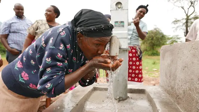 Sicheres Wasser ist der Schlüssel zur Gesundheit von Müttern, sagt Kenias Jugendminister