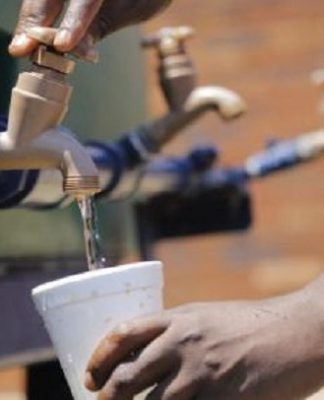 Tariffe di restrizione dell'acqua introdotte a Johannesburg