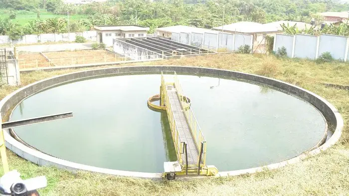 Governo do estado de Lagos inicia limpeza dos cursos de água de Lagos