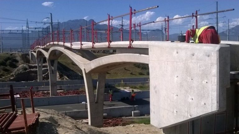 Pacaltsdorp Bridge (George) wins coveted award at the SAICE-SAFCEC awards gala in Johannesburg