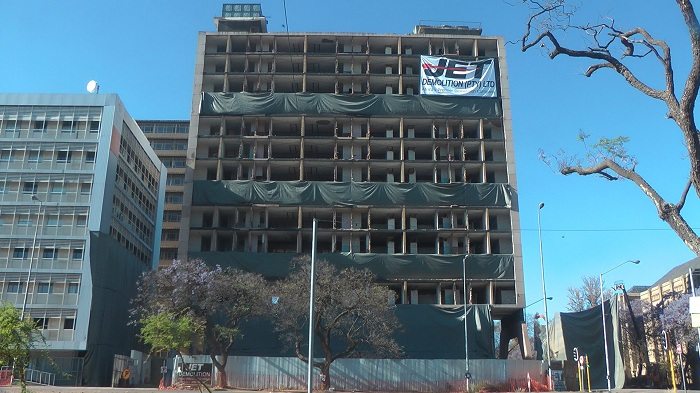 The HG de Witt building was originally a hotel, later a hostel for the SA Police, and was vacant since 1994. A decision was taken by the South African Department of Public Works