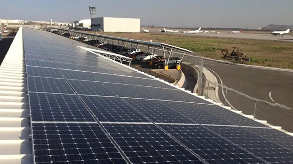 Südafrika rühmt sich des ersten Solarflughafens in Afrika
