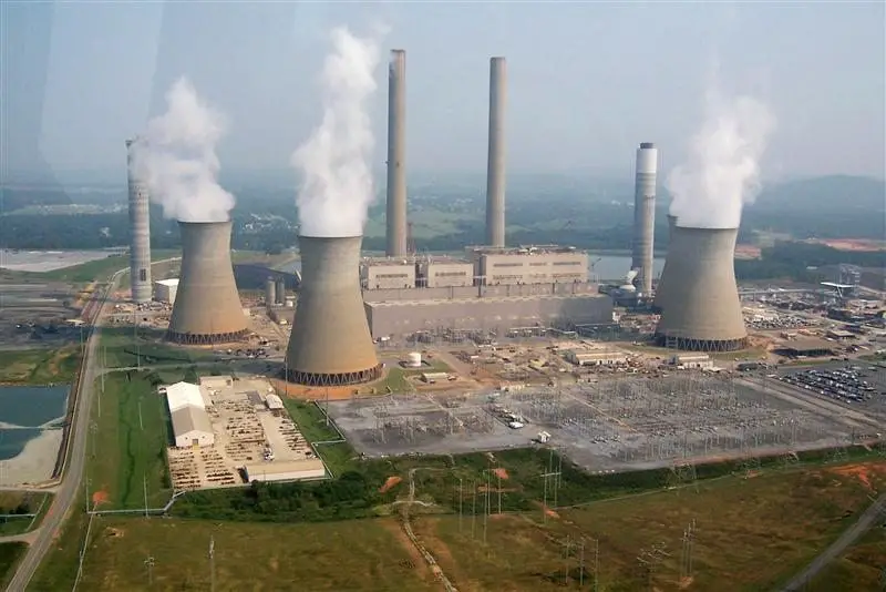 L'Afrique du Sud dit que la construction de centrales électriques au charbon se poursuit
