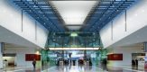 Lindner manufactures and installs high-quality interior solutions and façades for airports.