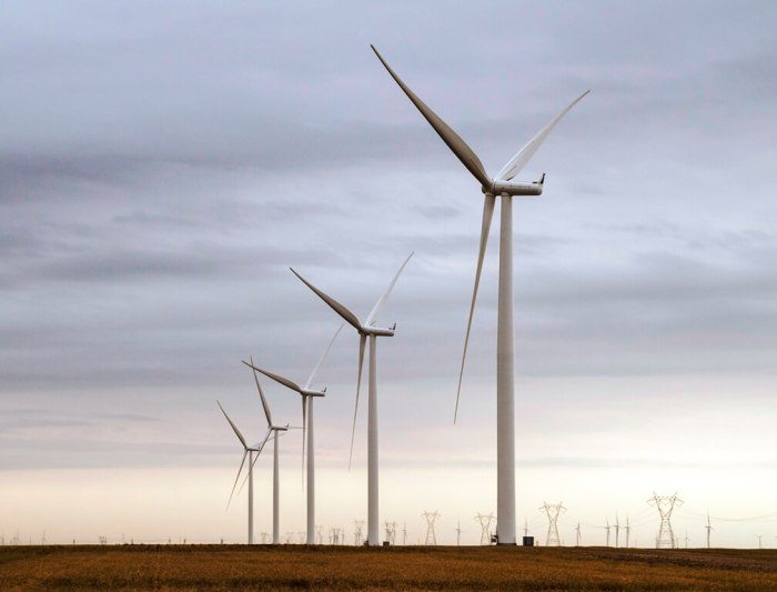 Loeriesfontein and Khobab wind farms in South Africa near completion