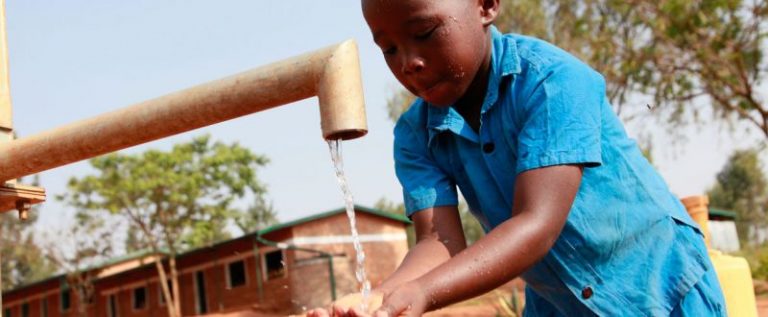WaterAid startet Megawasserprojekt für Libera, Sierra Leone