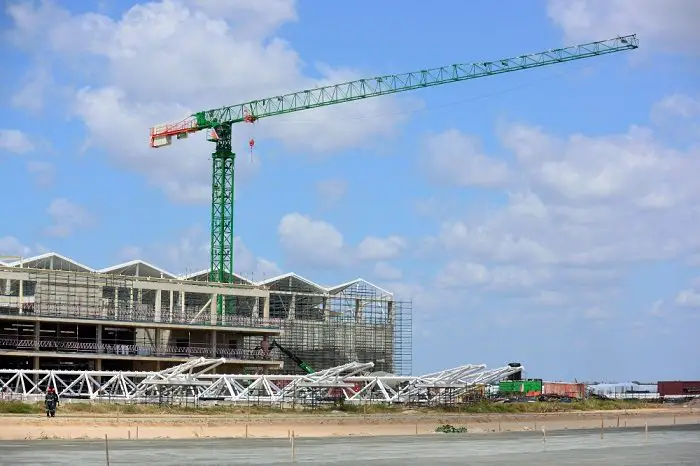 Bau des großen Flughafenterminals in Tansania auf gutem Weg