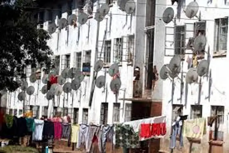 El ayuntamiento de Harare demolerá pisos en el suburbio más antiguo de Zimbabue