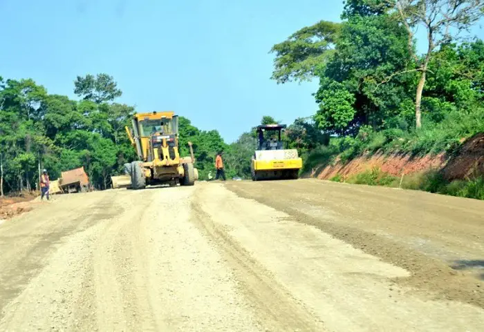 Umsetzung des 67 km langen Straßenprojekts AgonaNkwanta-Tarkwa in Ghana in vollem Gange