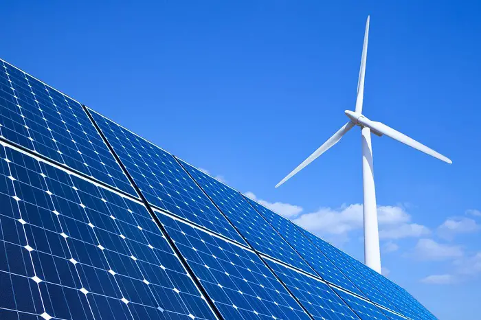 Hulisani unterzeichnet einen Vertrag über 1.9.6 Mio. US-Dollar, um eine Beteiligung an der Solarfarm Rustmo1 zu erwerben