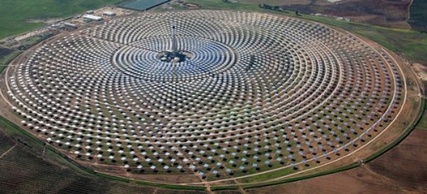 Le Maroc lance la construction de la centrale photovoltaïque 70 MW Noor Ouarzazate IV