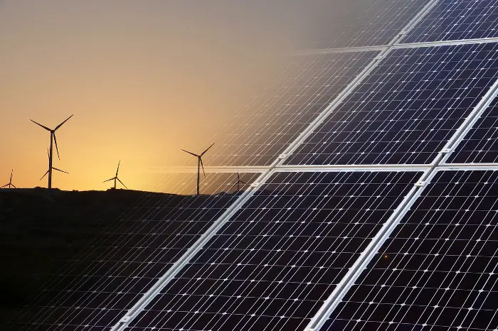 Der Sektor für erneuerbare Energien schafft weltweit 9.8 Millionen Arbeitsplätze
