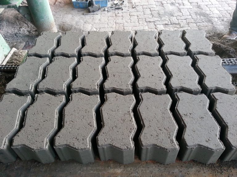 As máquinas de fabricação de blocos de concreto da Hongfa ganham força na África