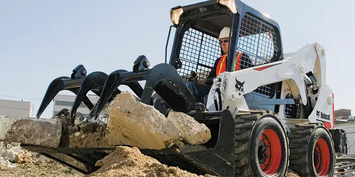 bobcat-skid-steer-loader-grapple-construction-site-safety
