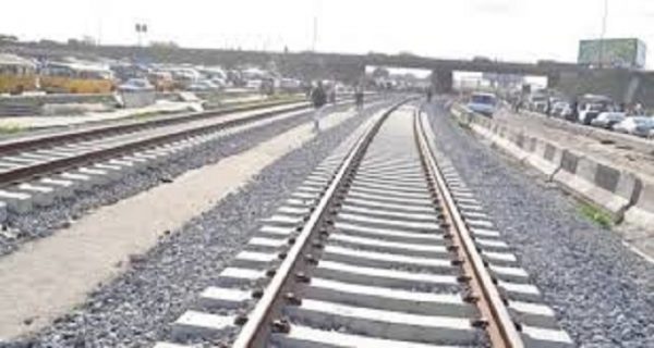 Ghana om 'n nuwe spoorweghub in Dunkwa-dorp te bou