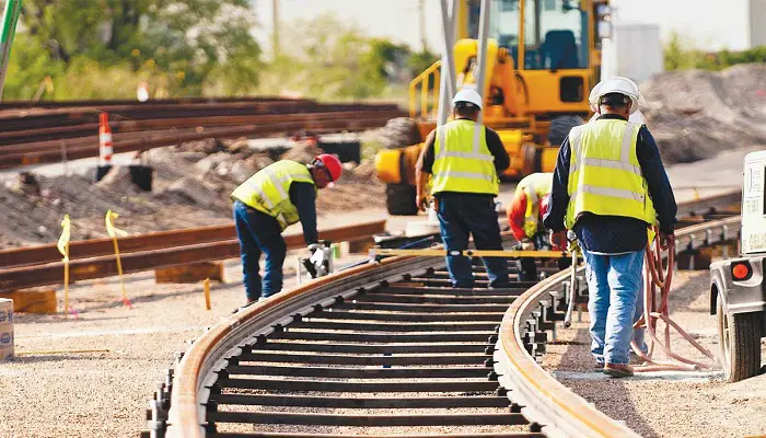 El primer tren eléctrico de Tanzania comenzará a operar pronto