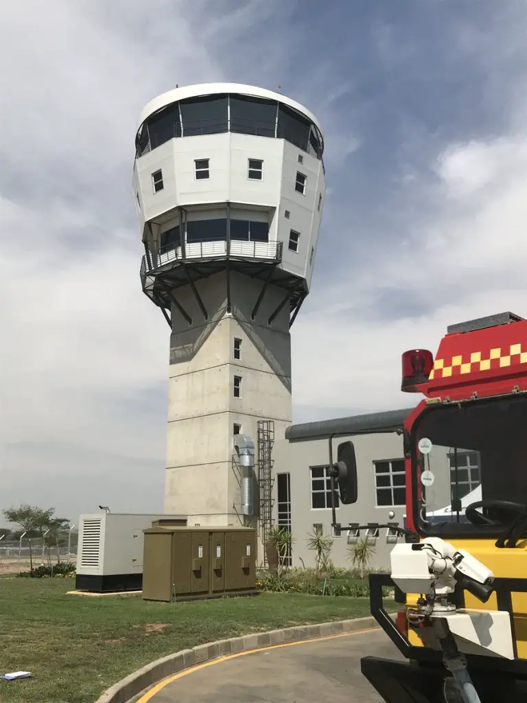 Torre de control del aeropuerto de Lanseria