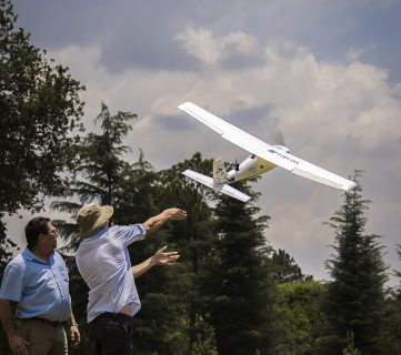 Equipo topográfico moderno