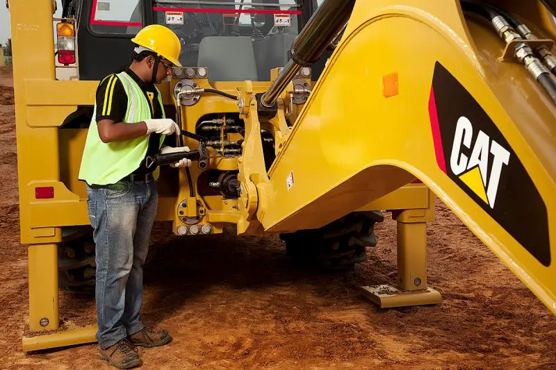 4 Steps for Maintaining and Extending the Life of Construction Machinery