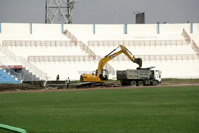 Der Bau des Nhyinahin Sports Centre in Ghana steht kurz vor der Fertigstellung