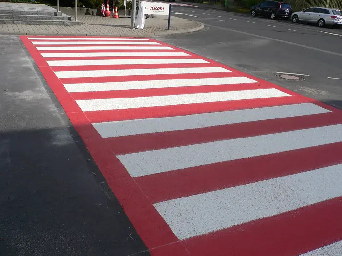 Evonik provides highly durable road markings that protect environment and climate
