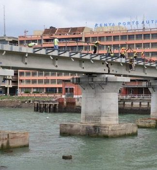 Die kenianische Mombasa-Hafenbrücke verbindet die SGR-Endstation von Mombasa