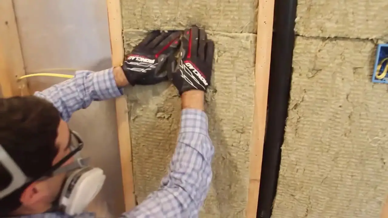 7 Safety measures to consider when insulating walls.