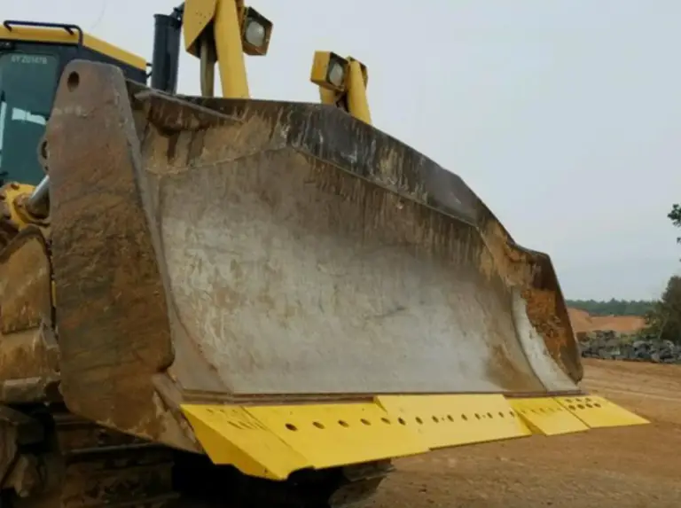Cat unveils the new D8T dozer: “As easy as driving a pickup.”