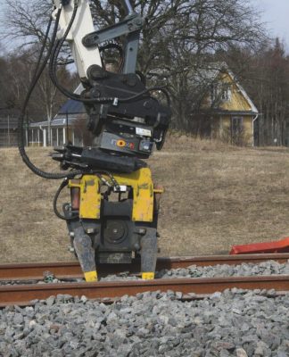Kinshofer introduces new excavator tampers attachments for railway maintenance